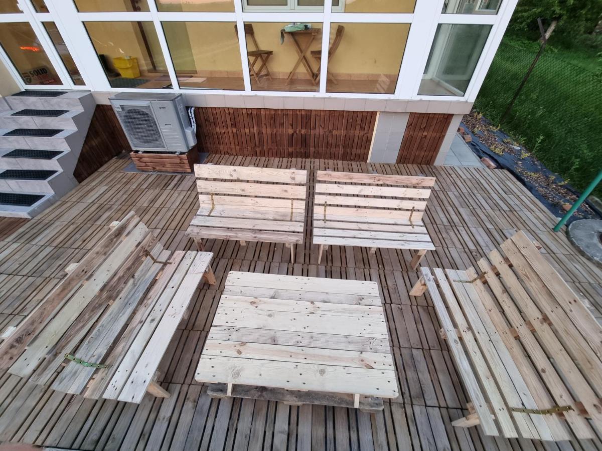 Villa Na Uboczu 3 2 Lazienki I Taras Krakau